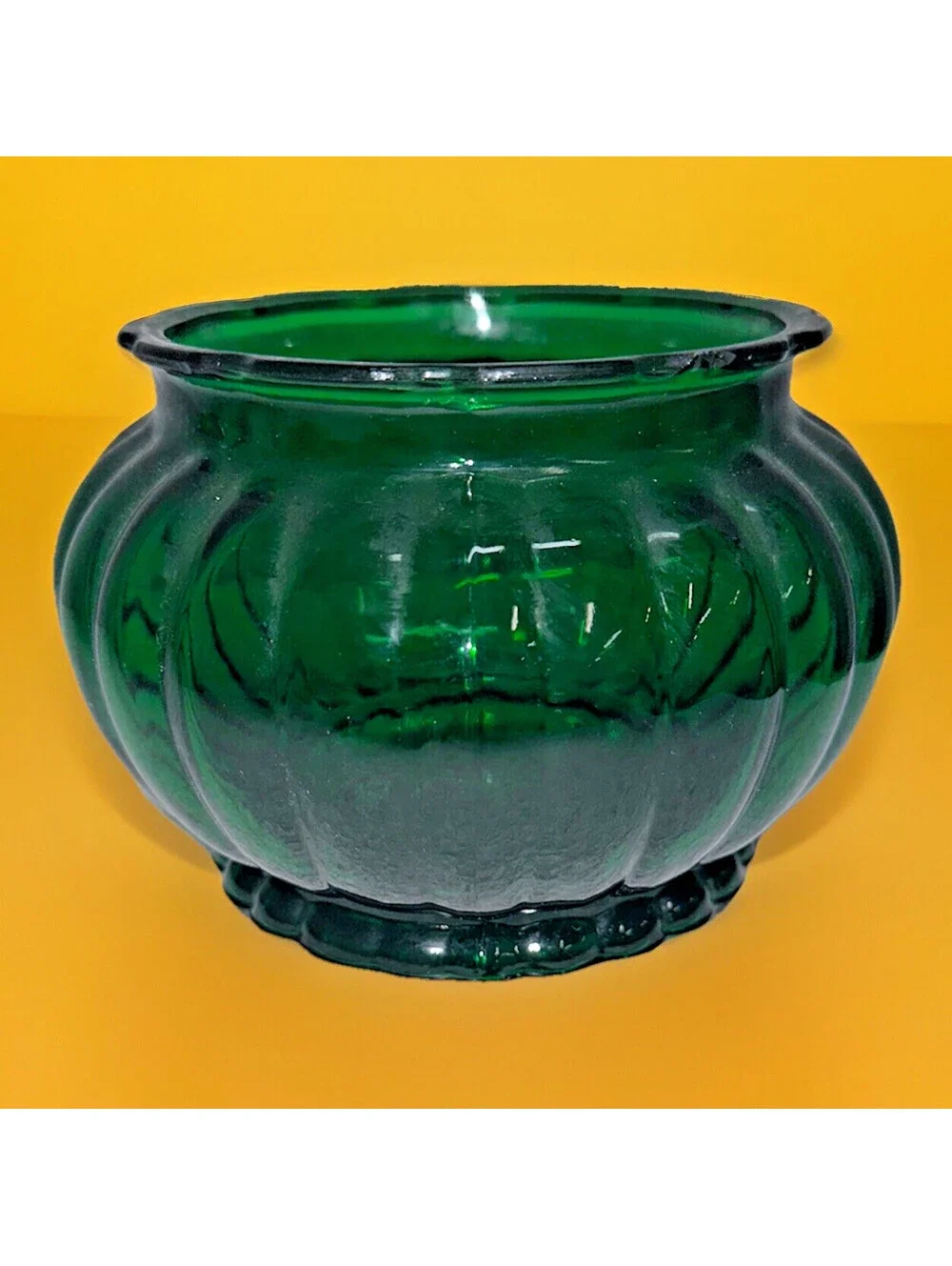A.L.R. Co Ribbed Round Vase Planter Emerald Green Depression Glass Vintage R-19